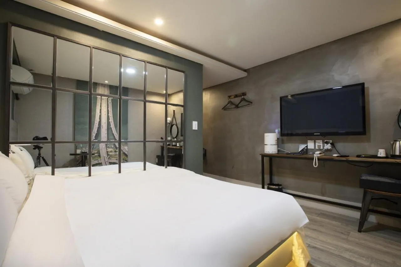 Sol Hotel Pusan 2*,