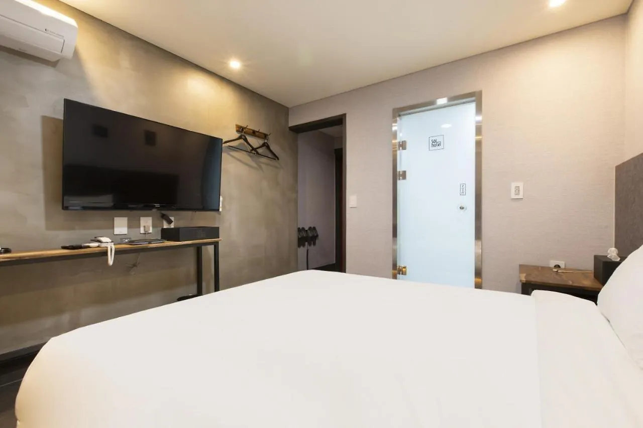 Sol Hotel Busan 2*,